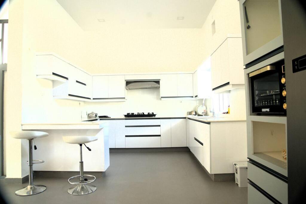 The Urban Getaway Villa Thiruvananthapuram Luaran gambar