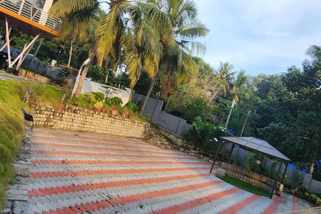 The Urban Getaway Villa Thiruvananthapuram Luaran gambar